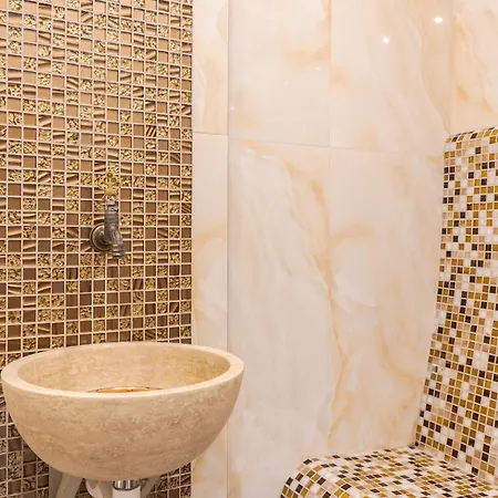 Отель Morishka & *